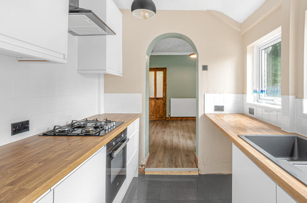 Mansfield Road, Chesterfield, S41 photo 3