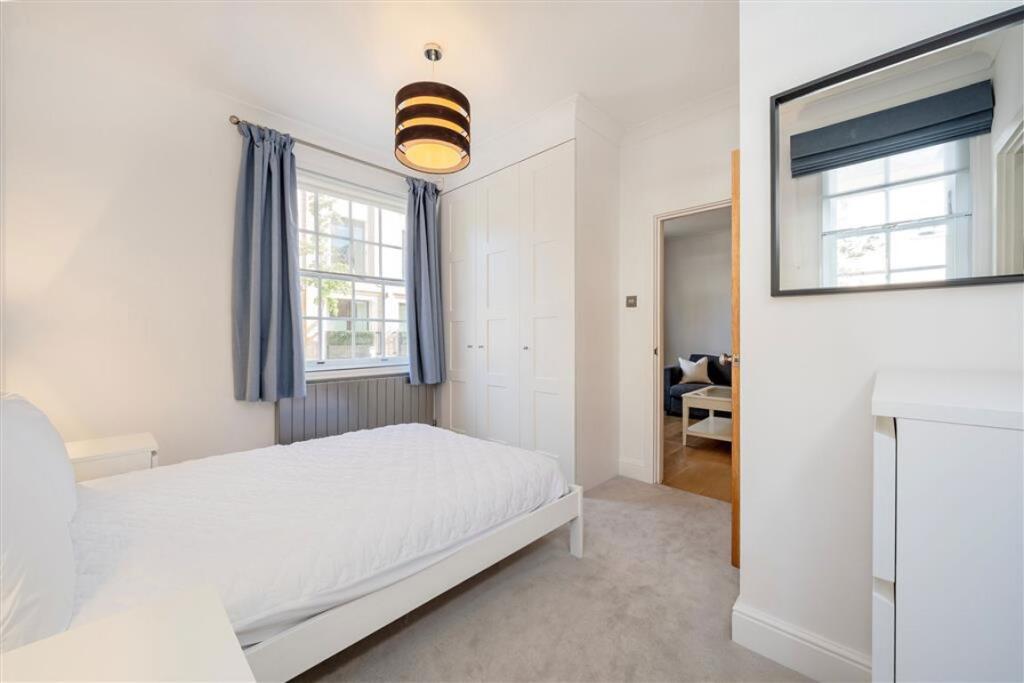 Apartment in London, Lot's Village, Chelsea - View 4