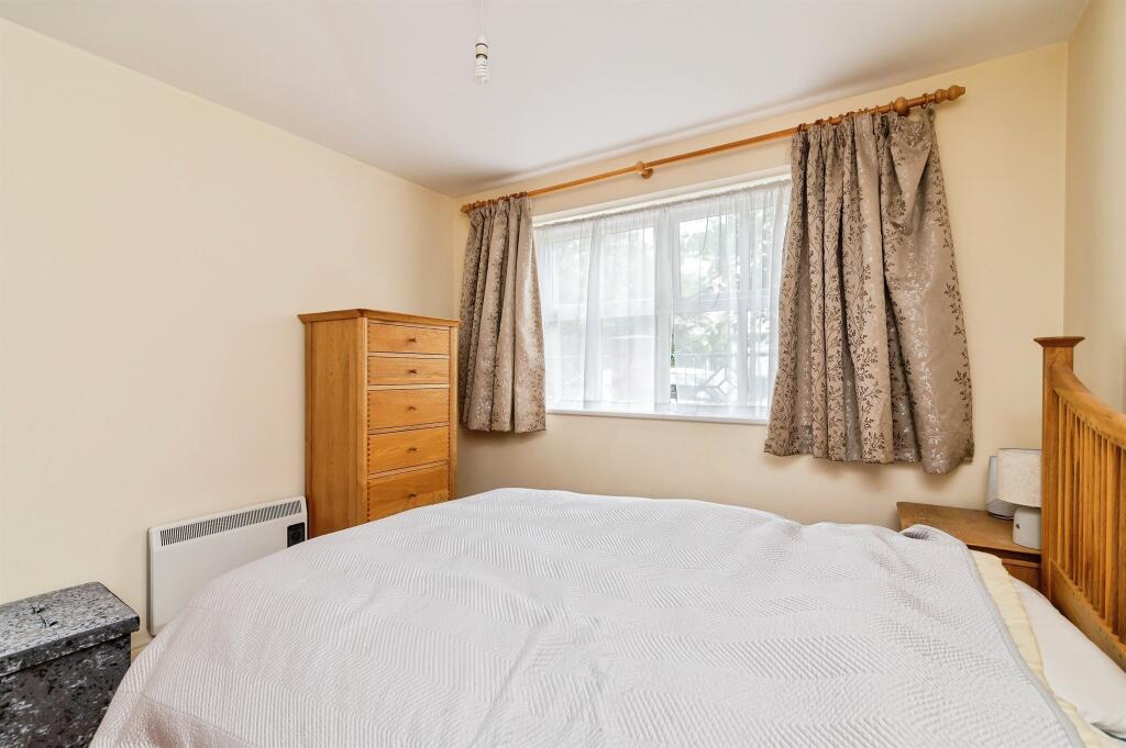 Julian Road, West Bridgford, Nottingham - More