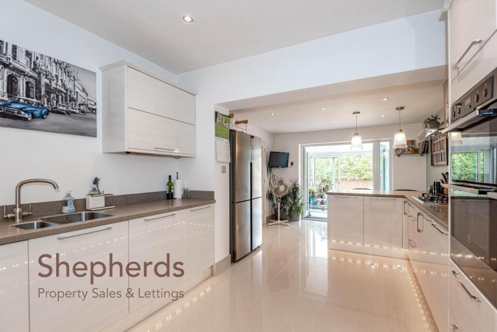 House in Epping Forest, Nazeing - More