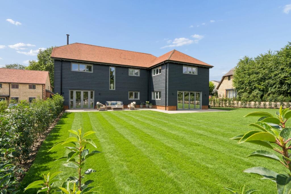 Main image of property: Milton Barn, St James View, Gold Street, Little Milton, OX44