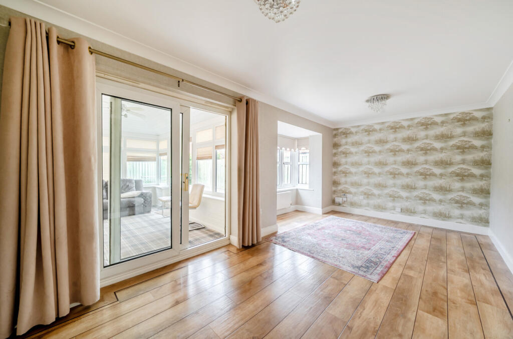 House in Hull - View 4