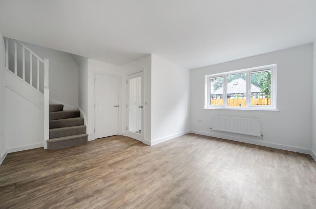 House in Southampton - More