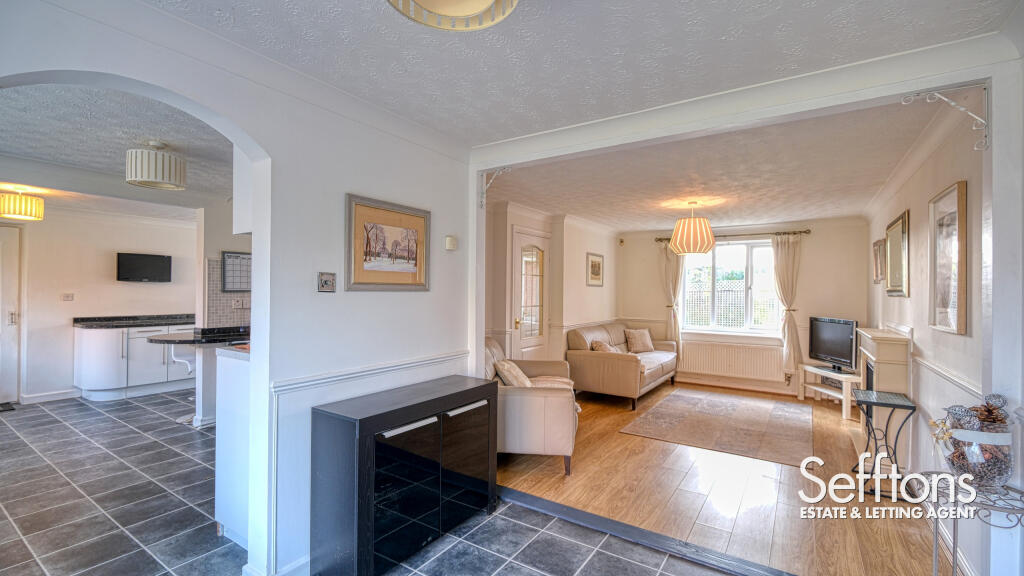 Blakestone Drive, Norwich, Norfolk photo 3