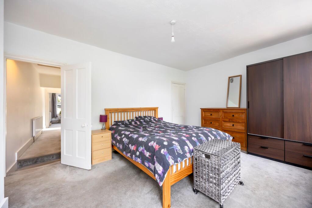 Dacre Gardens, Upper Beeding, BN44 photo 4