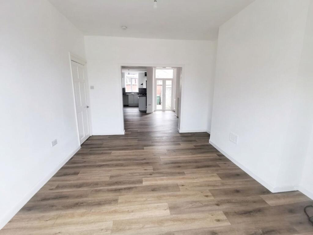 Seymour Road South, Manchester, M11 photo 3