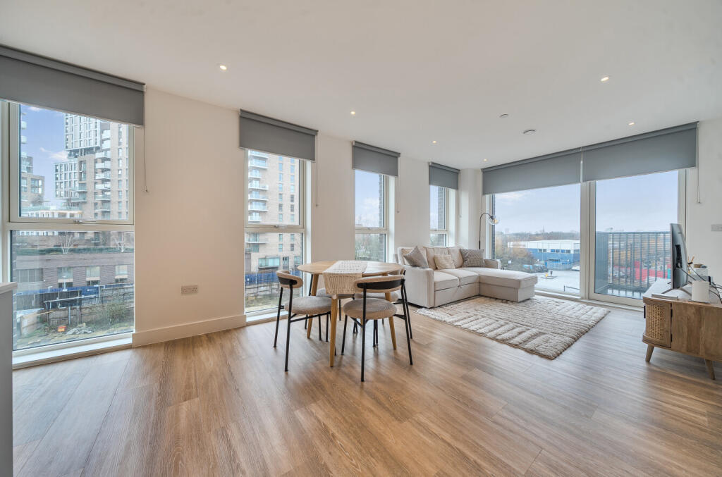 Main image of property: Henley Cross, London, SE3