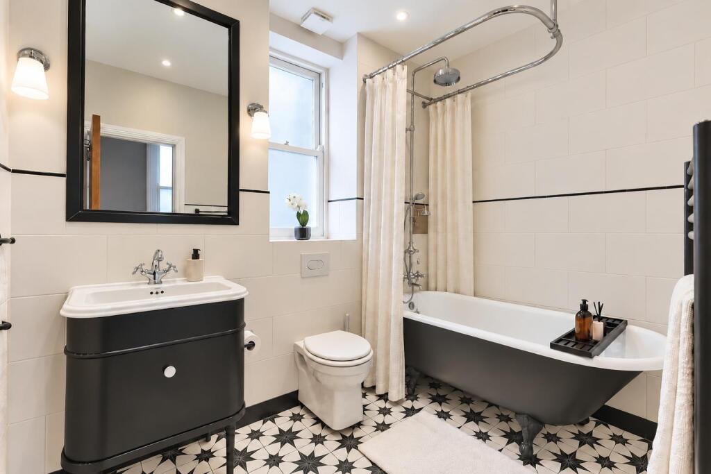 Apartment in London - More