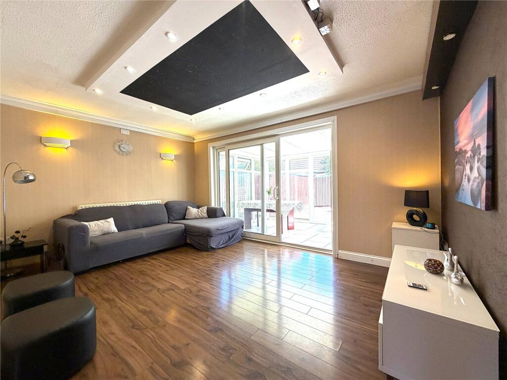 Main image of property: Holmedale, Slough