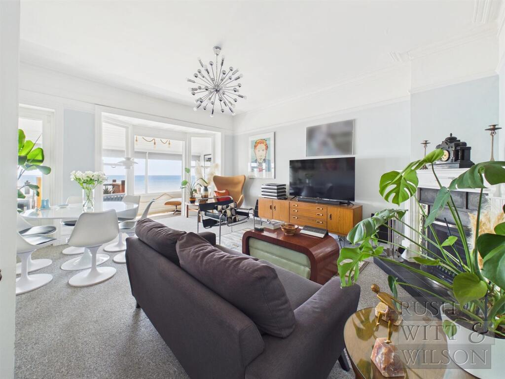 Apartment in Bexhill-on-Sea, Central - View 5