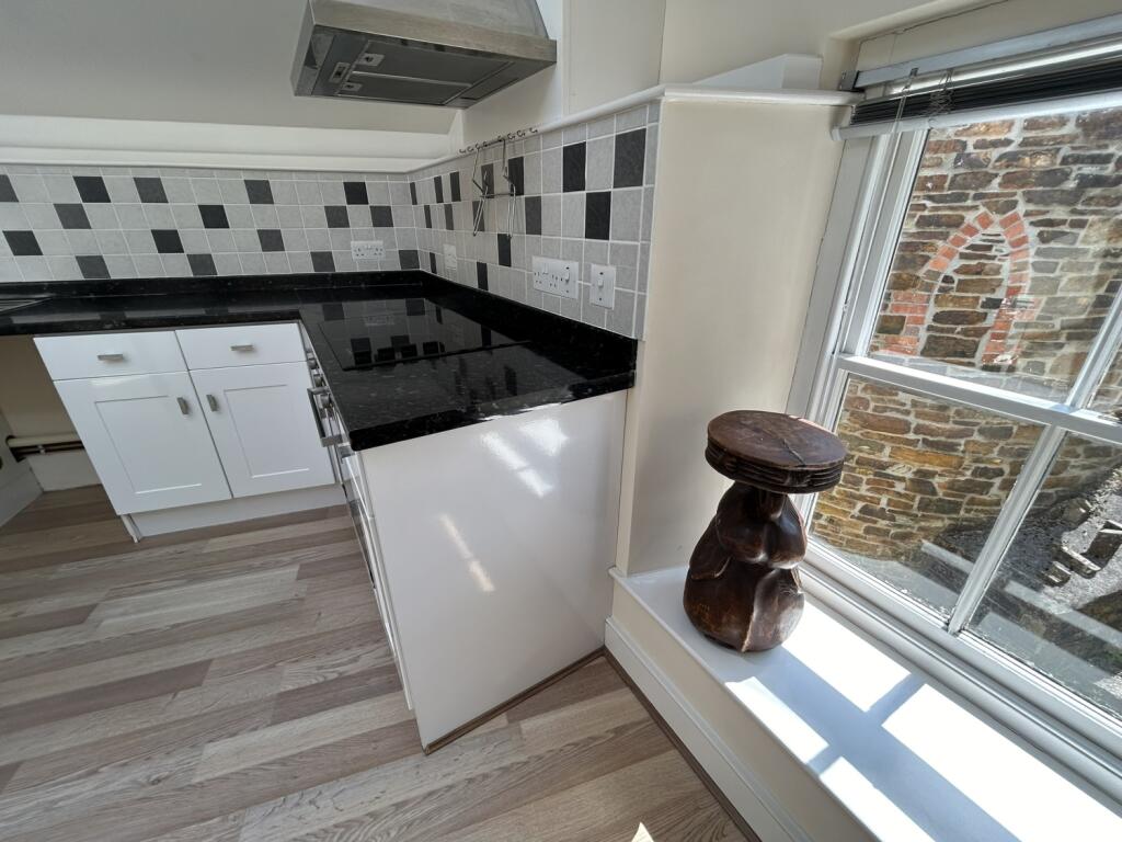 Apartment in Plymouth - View 4