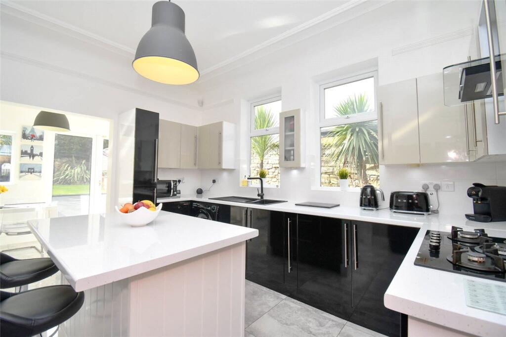 Upton Road, Claughton, Wirral photo 4