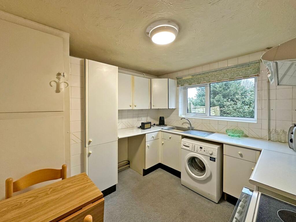 Wood Road, Wombourne, WV5 photo 2
