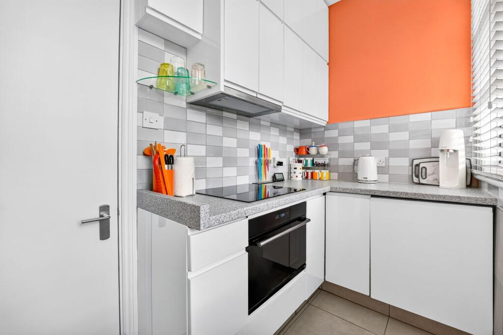 Apartment in London - View 5
