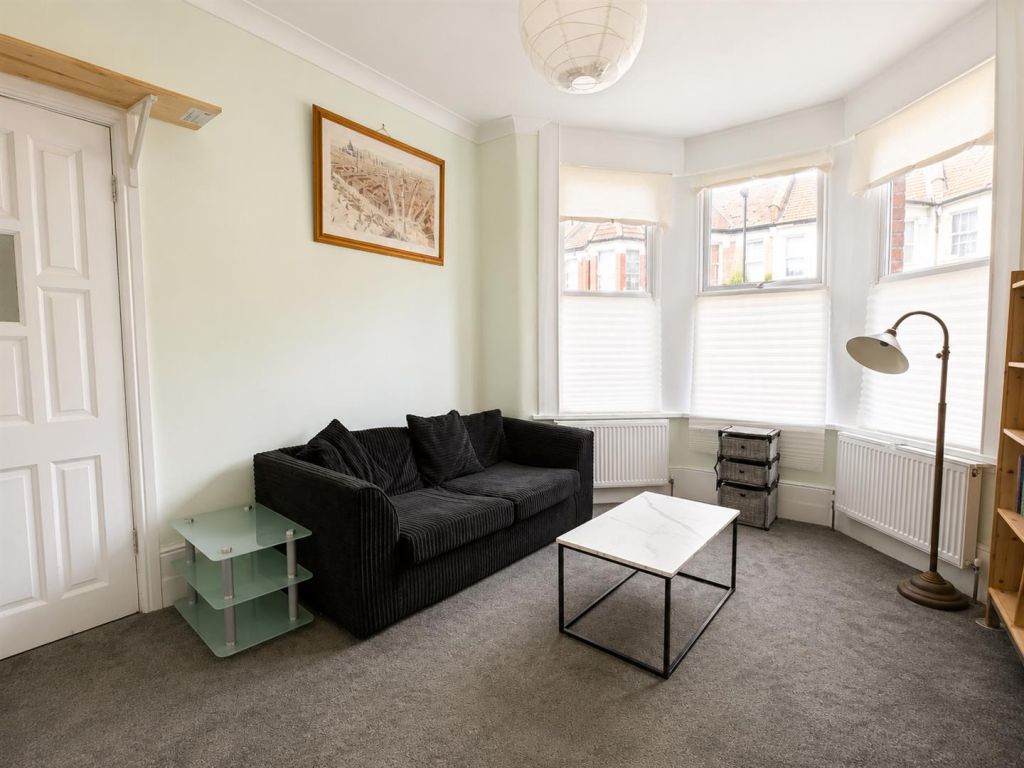 House in London - View 4