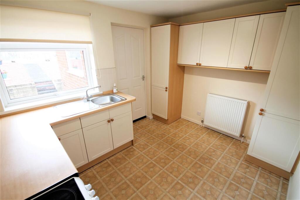 Barnard Close, Newton Hall, Durham photo 2