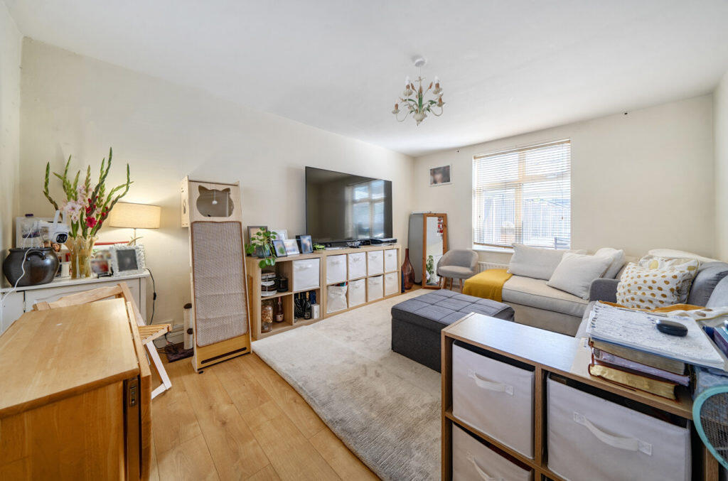 House in London - View 2