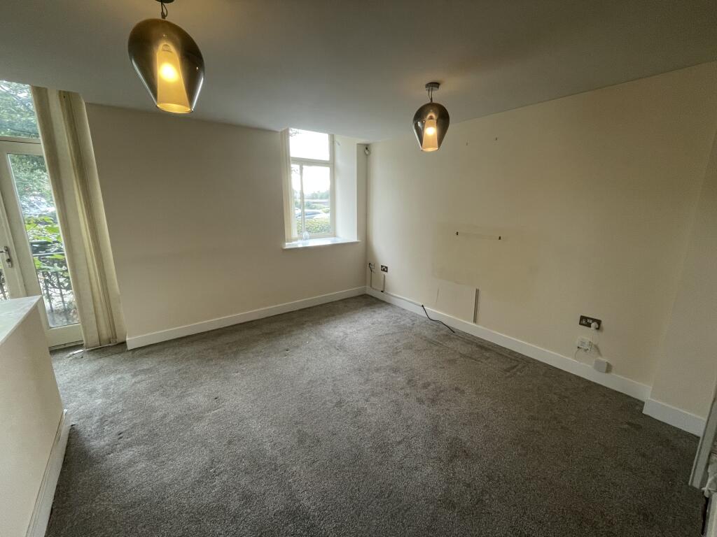 Apartment in Kirklees, West Yorkshire - View 2