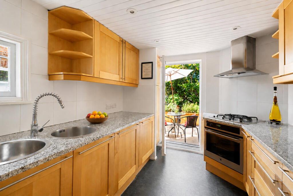 Apartment in London, Shepherd's Bush - More