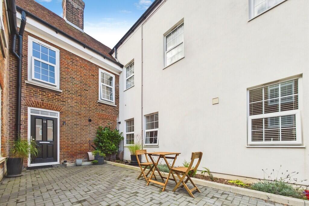 Apartment in Canterbury - More