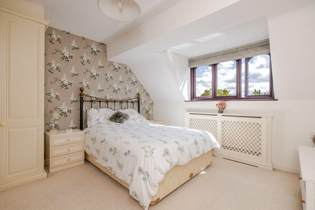 Orme Cottages, Tilburstow Hill Road  photo 4