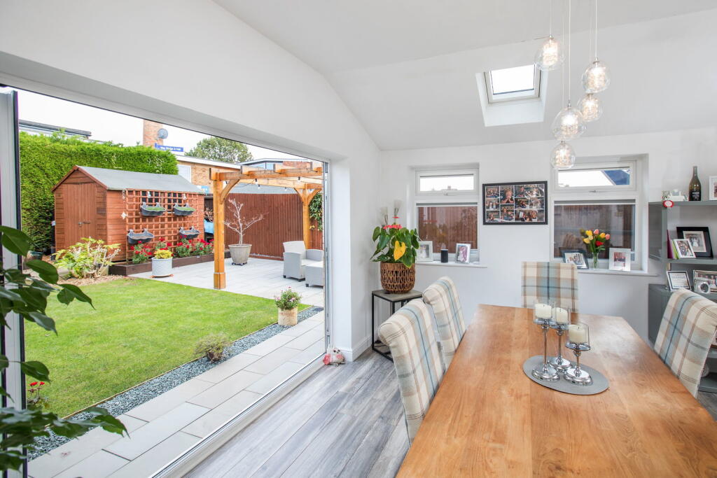 House in Northampton, North Northamptonshire - View 2