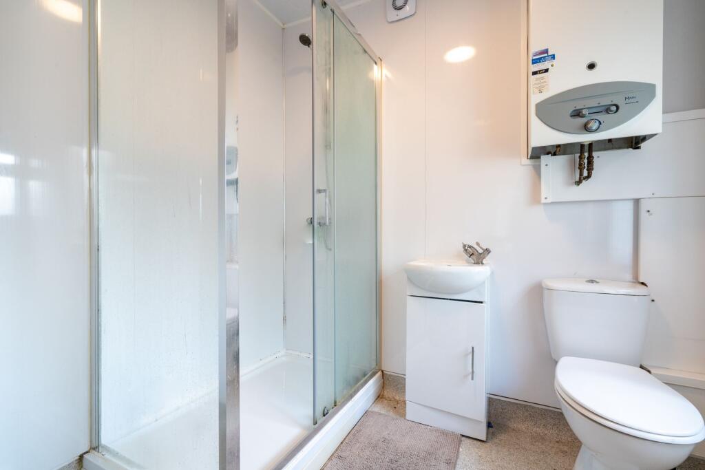 Apartment in Sheffield, Broomfield, Broomhall - More