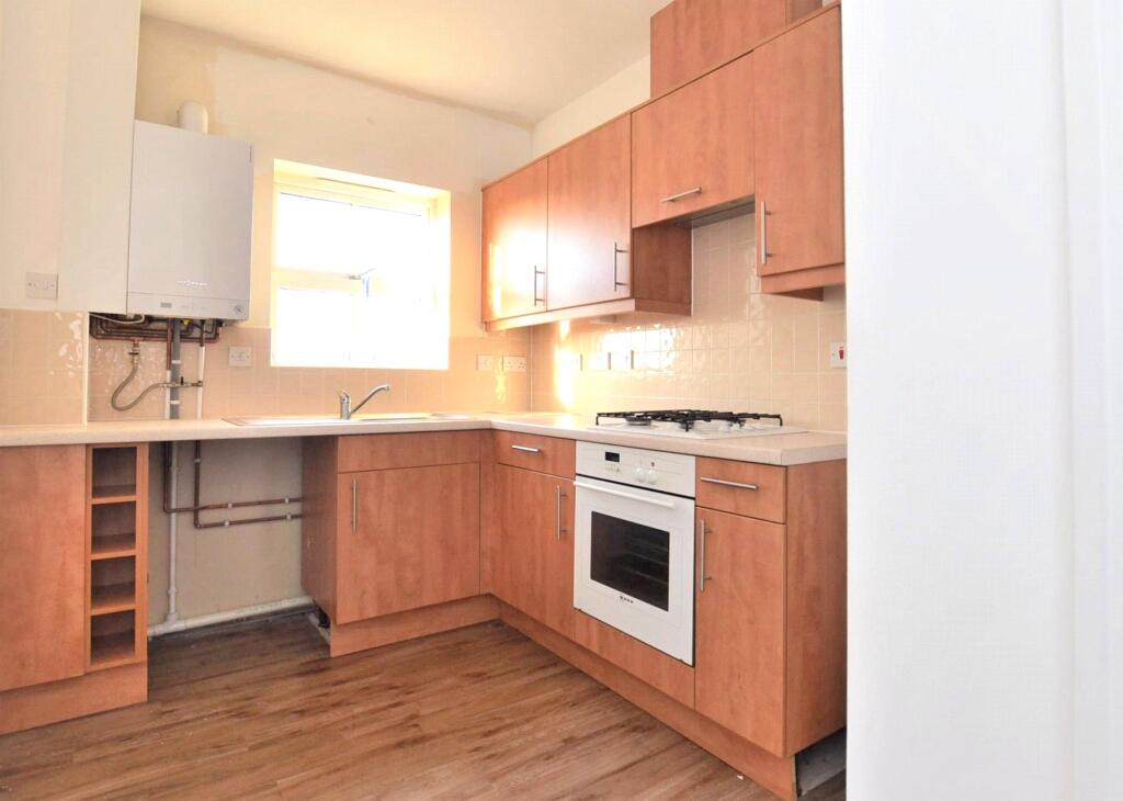Apartment in Gloucester - View 4