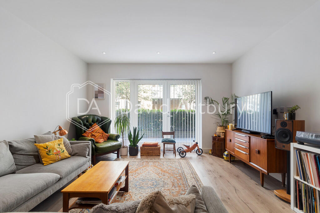 Main image of property: Smithfield Square, High Street, London