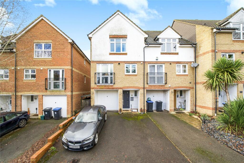 Main image of property: Alexandra Gardens, Knaphill, Woking, Surrey, GU21