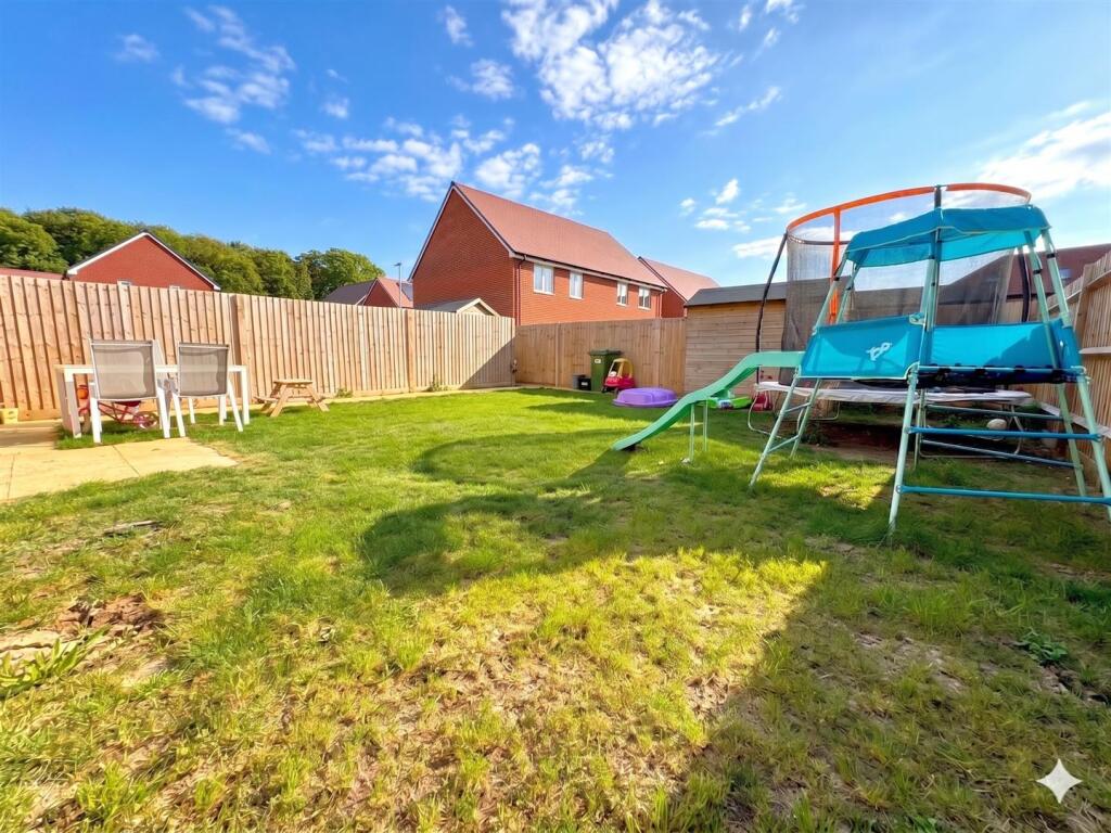 House in Winchester, Whiteley - View 2