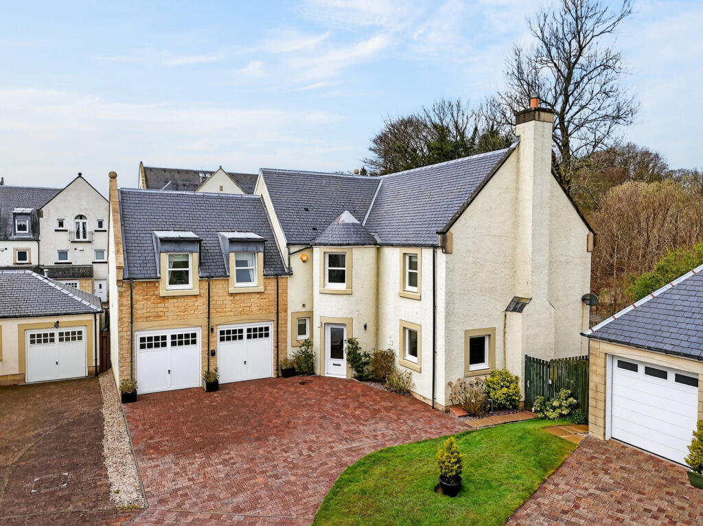Main image of property: 2 Hebrides Grove, Inverkip, PA16 0BQ