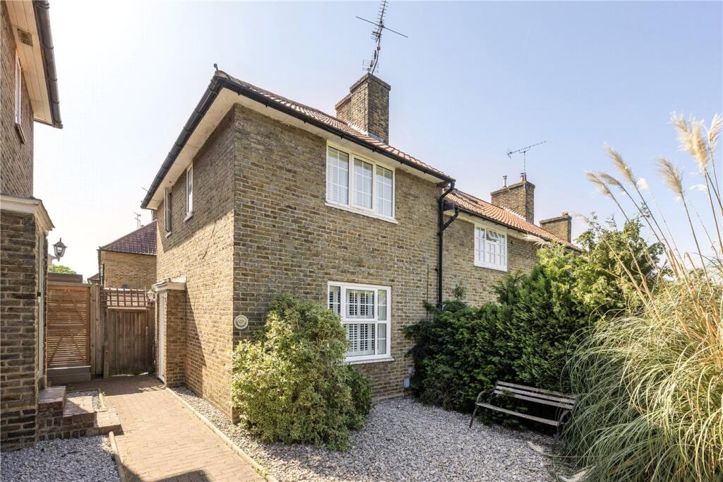 Main image of property: Sunnymead Road, London, SW15