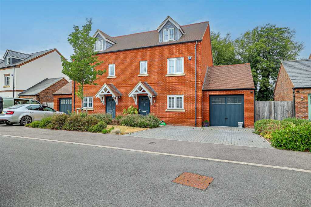 Main image of property: Lakeside Avenue, Kings Langley, WD4