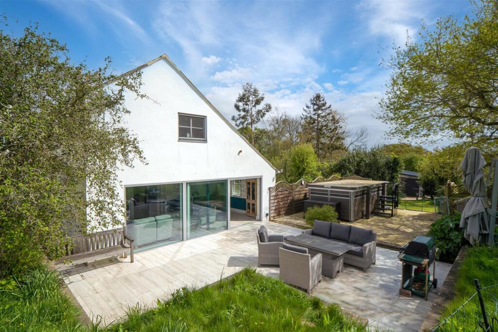 4-bed other on Ashey, £1,195,000