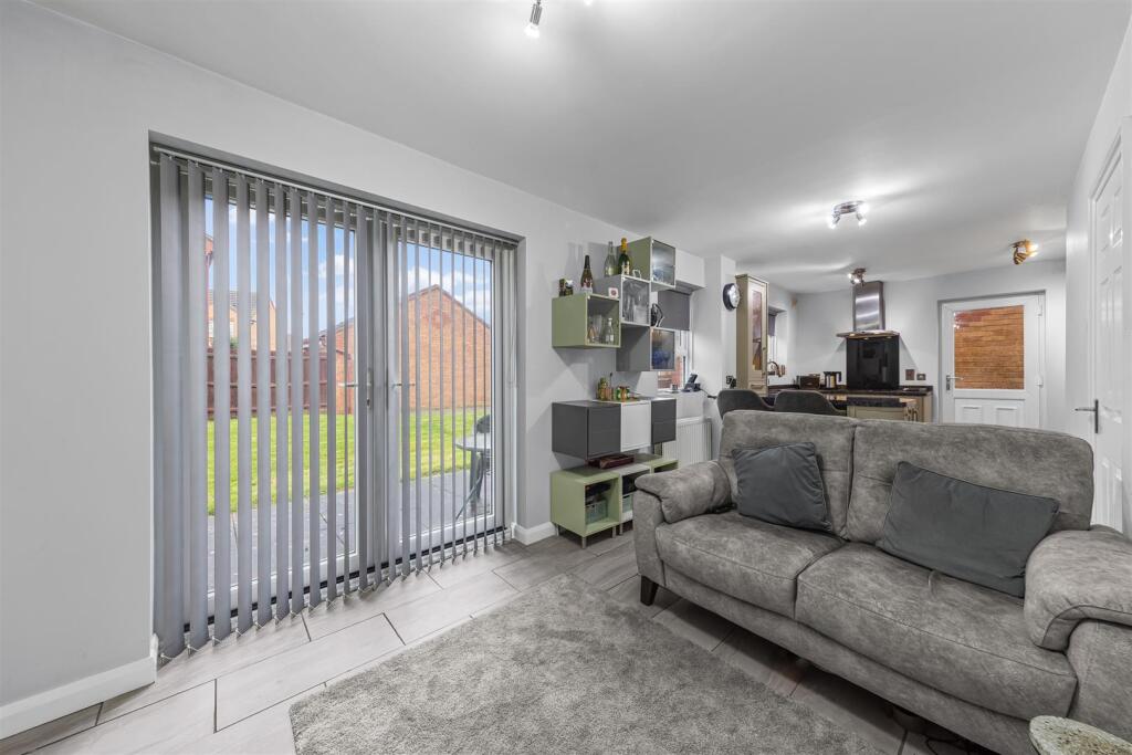 House in Northampton, Headlands - View 3