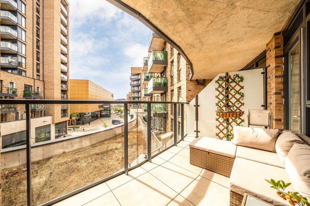 Apartment in Twickenham - More