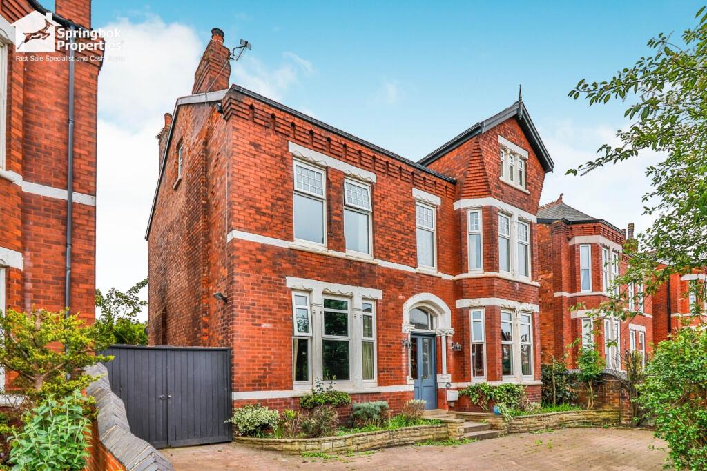 6-bed detached on Liverpool Road, Southport, Merseyside, £410,000