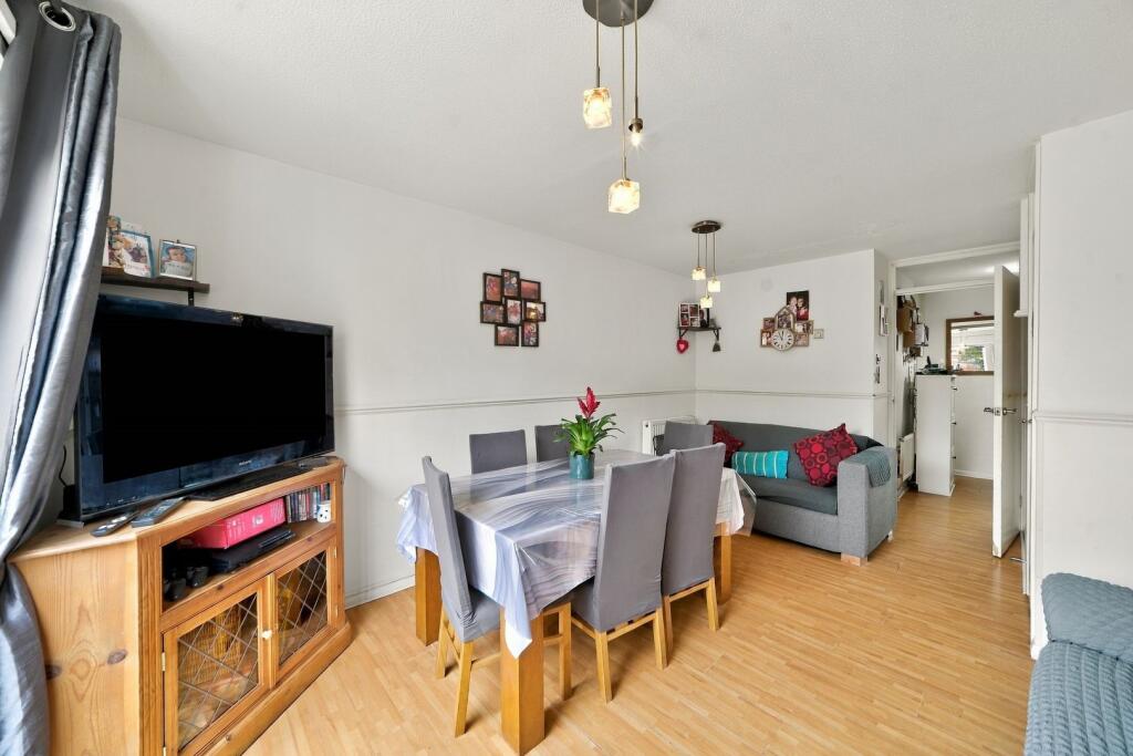 House in Twickenham - View 4