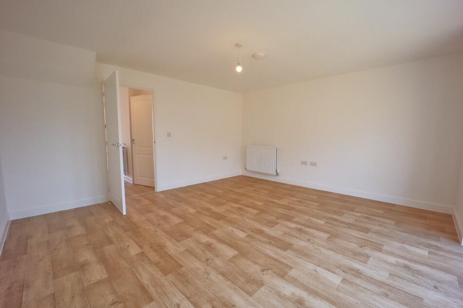 House in Luton - View 5
