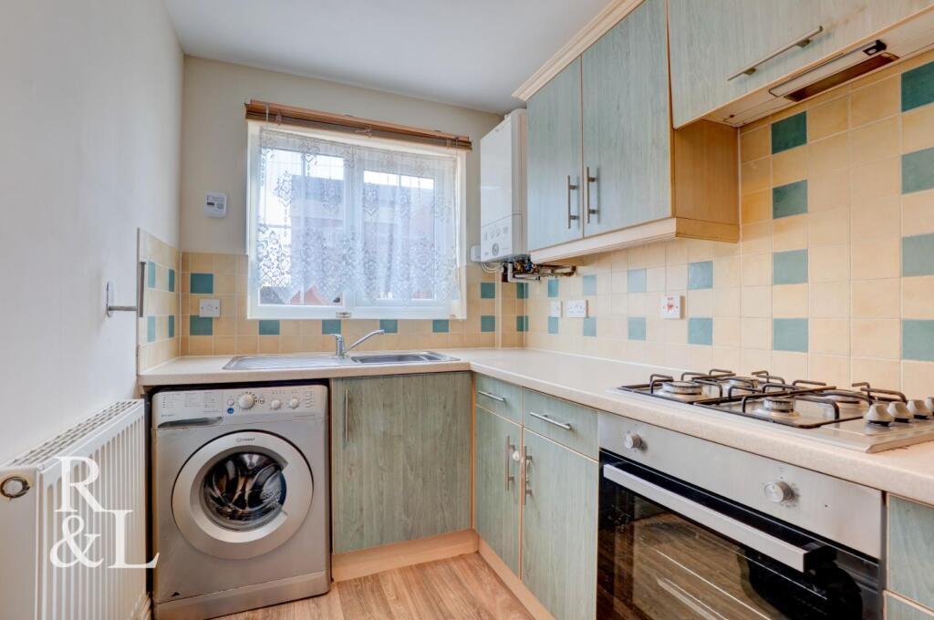 House in Swadlincote, Church Gresley - View 4