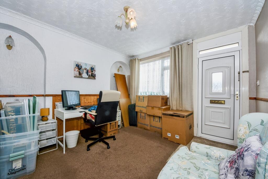 18 Garden Walk, Dudley, DY3 photo 2
