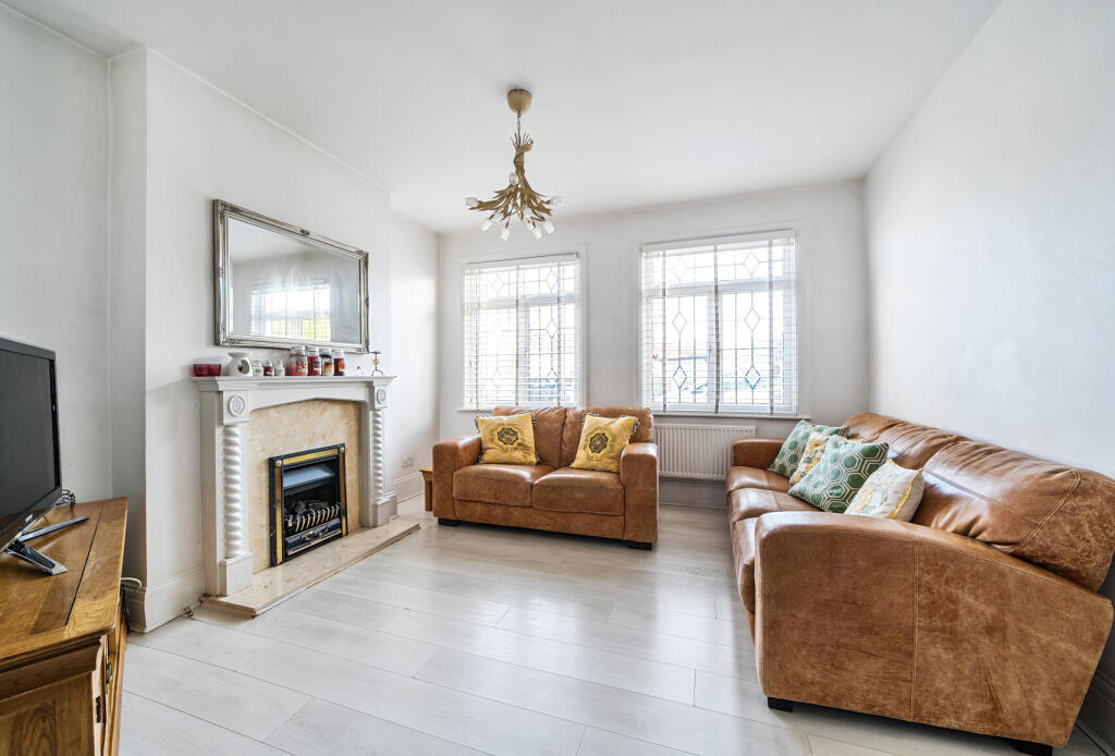 Pretoria Road, Romford, RM7 - View 3