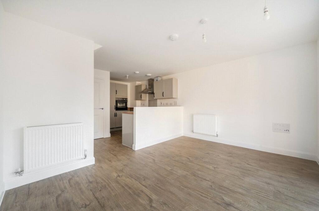 House in Finchampstead - View 4