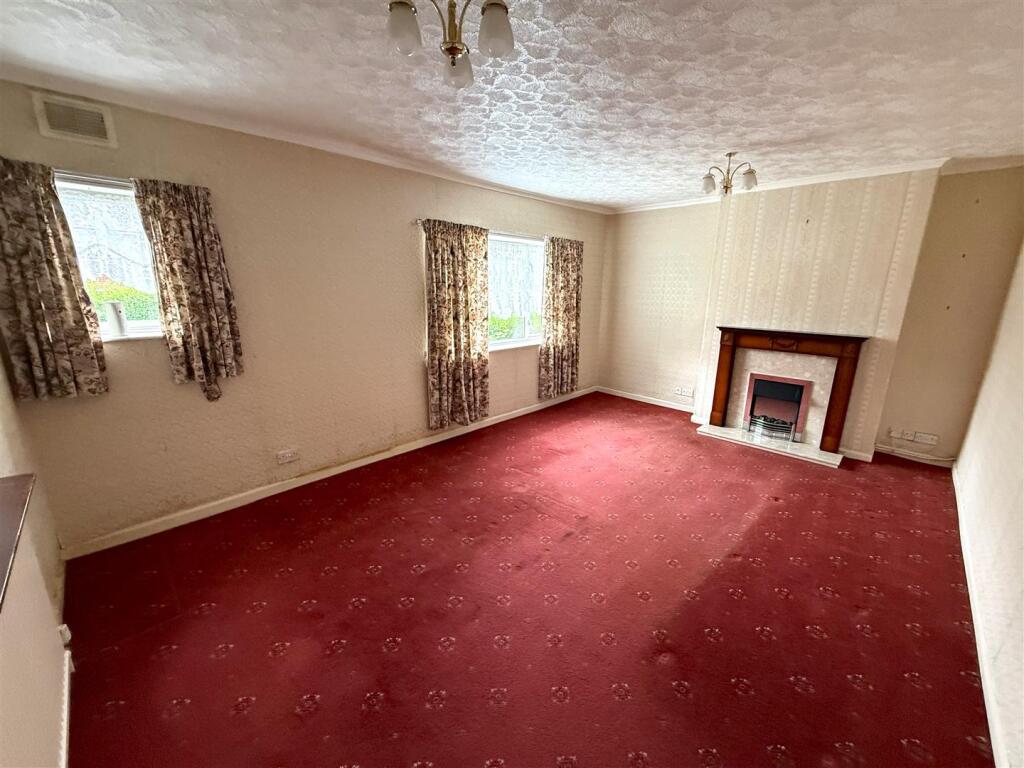 House in North East Derbyshire, Killamarsh - View 4