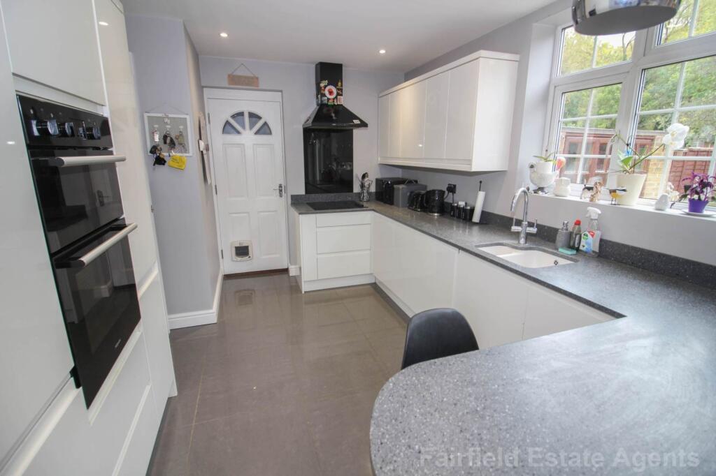 Dumfries Close, South Oxhey, Watford, WD19 - View 2