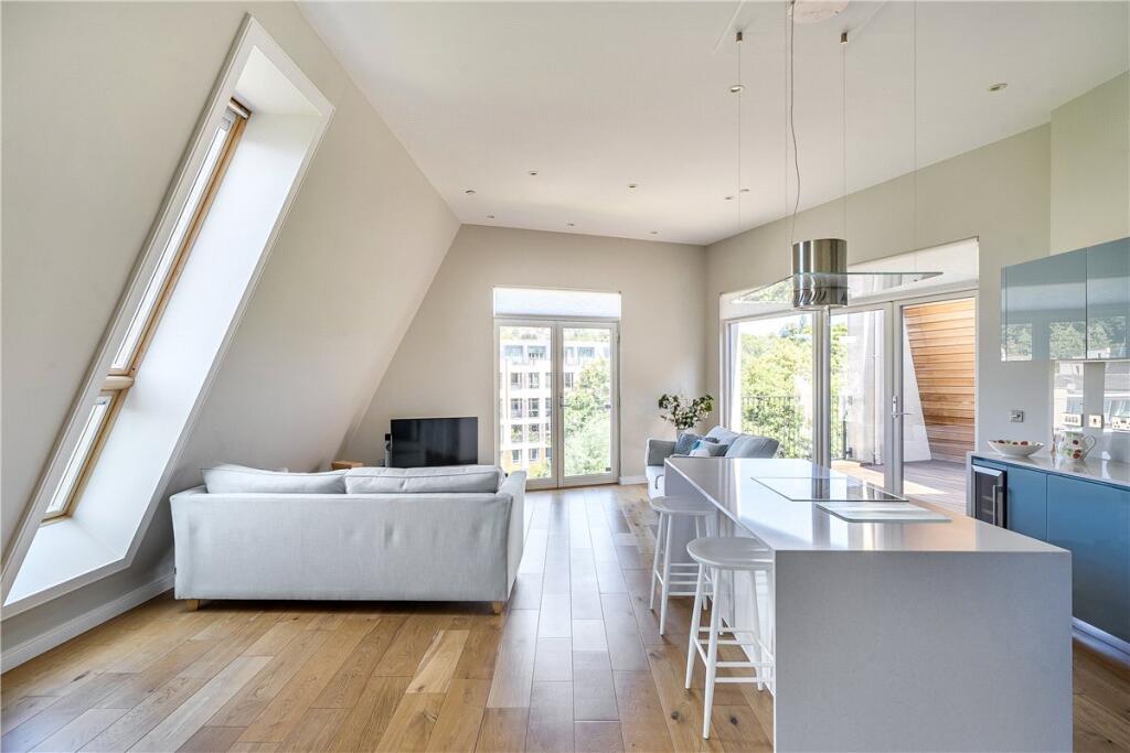 Apartment in Bath, East Twerton - View 4