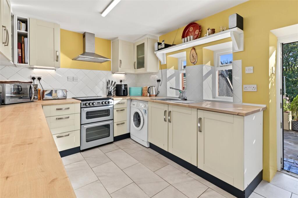 10, Hillside Road, Ilfracombe, Devon, EX34 photo 4