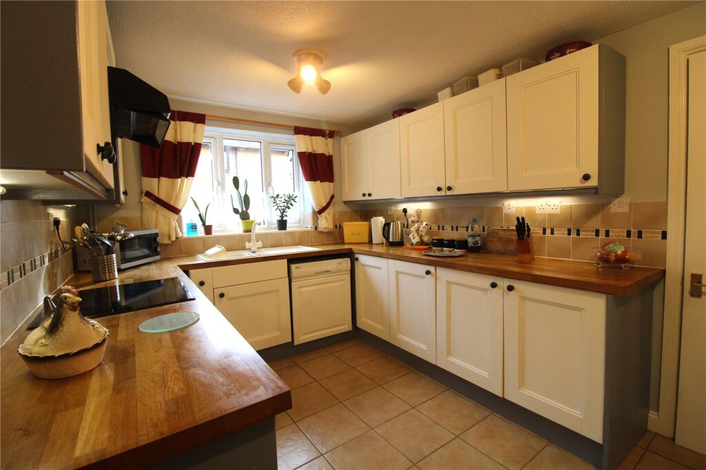 Hawthorne Close, WOODFORD HALSE, Northamptonshire, NN11 photo 4