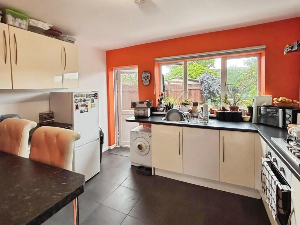 House in Birmingham, West Midlands - More